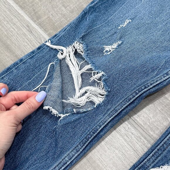 Abercrombie & Fitch The ‘90s Straight Ultra High Rise Jeans in Medium Distressed - Picture 6 of 16